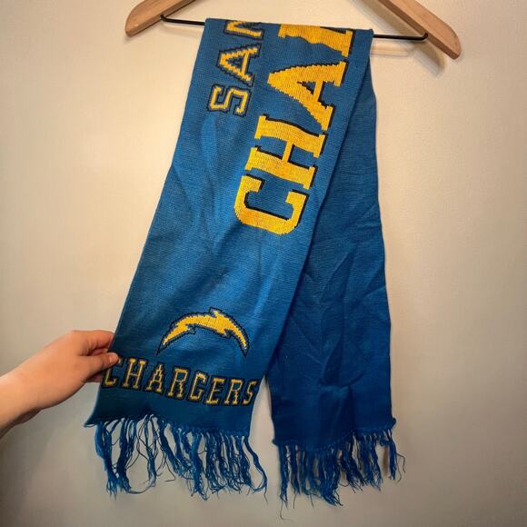 NFL Football San Diego Chargers Fringe Winter Scarf - Picture 3 of 3